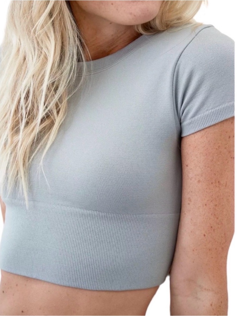 Aerie Offline Sidewalk Cropped Crewneck Short Sleeve Top - Light Gray